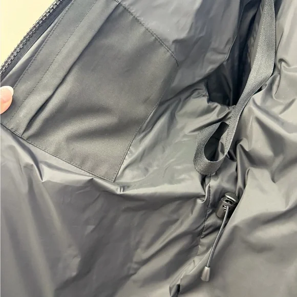 Canada Goose  Black Puffer Jacket with Fur Trim - Picture 10 of 11